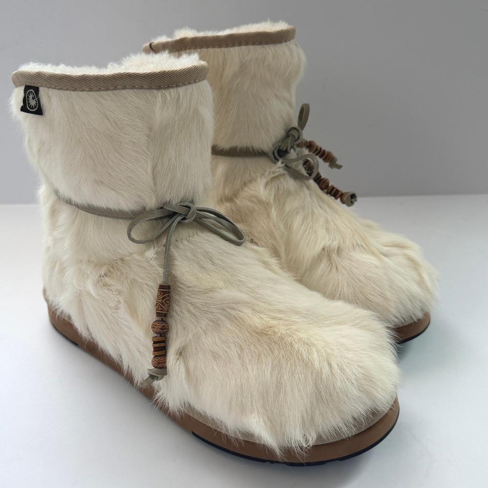 AU&MU Aumu Traditional Style Wooden Bead String Shearling Snow Boots Women's 9